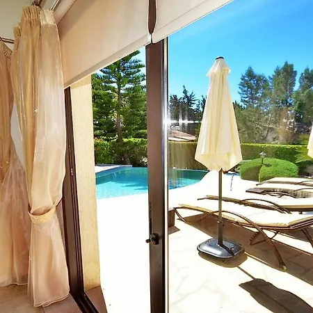 Villa Spacious Luxury In Coral Bay