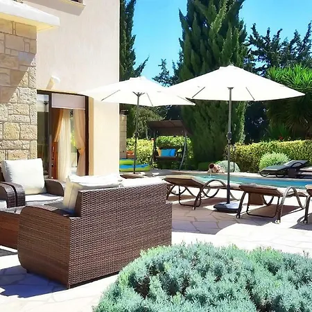 Spacious Luxury In Coral Bay