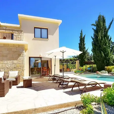 Spacious Luxury In Coral Bay Peyia