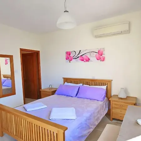 Spacious Luxury In Coral Bay Willa *