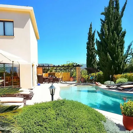 Vilă Spacious Luxury In Coral Bay Peyia