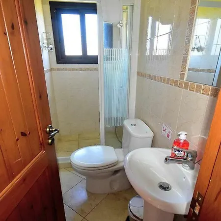 Spacious Luxury In Coral Bay * Peja